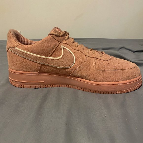 Athletic_Shoes